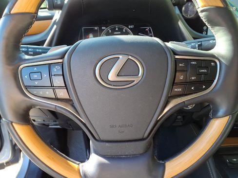 Used 2019 Lexus ES 350 Ultra Luxury w/ Accessory Package 2 FWD image 16