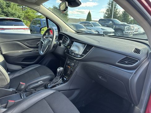 Used 2020 Buick Encore Preferred AWD/4WD image 14