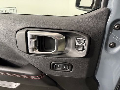 Used 2024 Jeep Wrangler Rubicon image 18