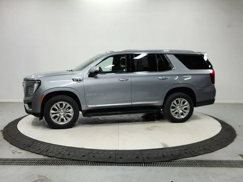 Used 2025 GMC Yukon Denali RWD image 5