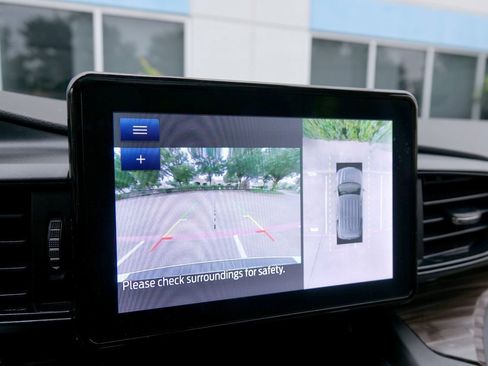 Used 2020 Ford Explorer Limited w/ Class III Trailer Tow Package RWD image 10