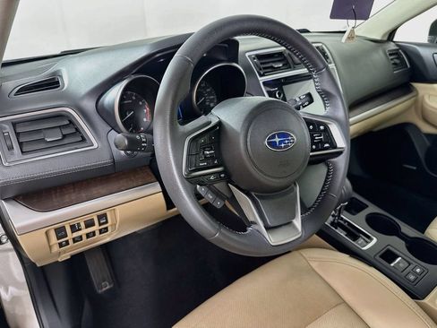 Used 2019 Subaru Outback 3.6R Limited w/ Popular Package #2 AWD/4WD image 9