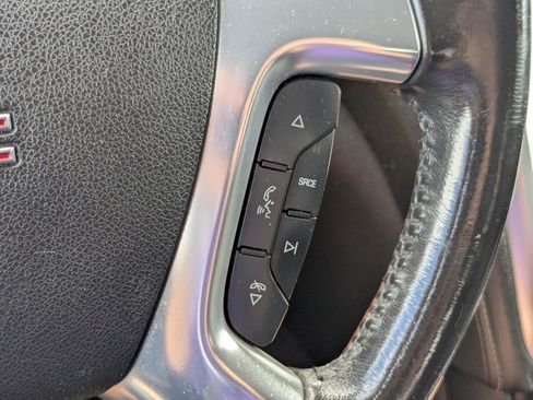 Used 2016 GMC Acadia SLE AWD/4WD image 18