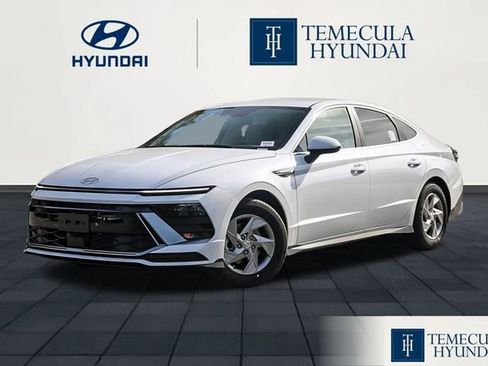 Certified 2025 Hyundai Sonata SE image 1