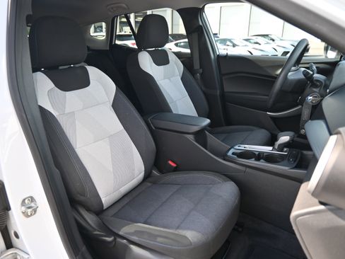 Used 2024 Chevrolet Trax LS w/ LS Convenience Package image 17