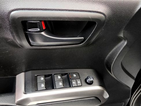 Used 2021 Toyota Tacoma SR5 image 23