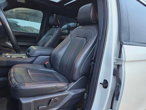Used 2023 Ford Expedition Limited image 13