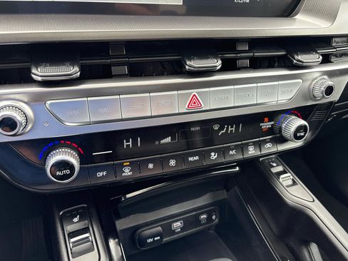 Used 2025 Kia Telluride S image 26