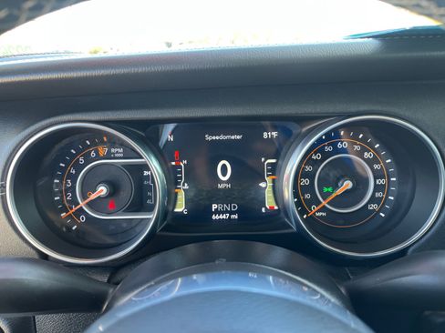Used 2020 Jeep Gladiator Overland AWD/4WD image 10