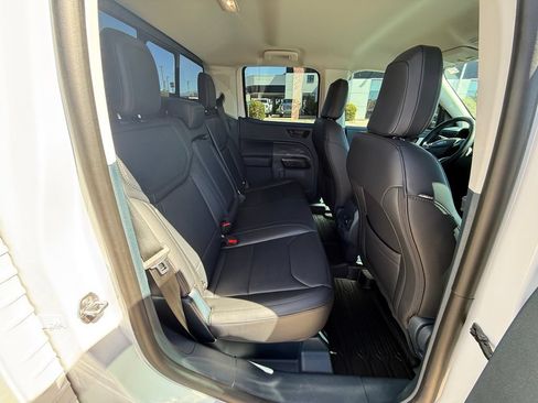 Used 2024 Ford Maverick Lariat w/ Black Appearance Package FWD image 18