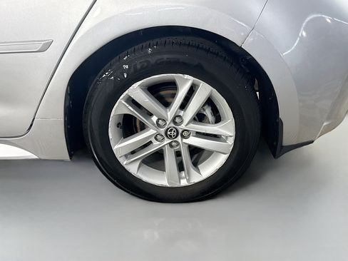 Used 2022 Toyota Corolla SE w/ SE Preferred Package FWD image 37