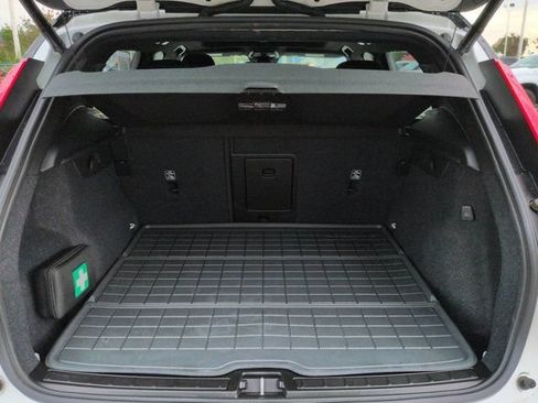 Used 2024 Volvo XC40 Recharge Plus w/ Protection Package Premier RWD image 12