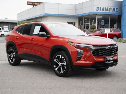 Used 2024 Chevrolet Trax RS image 1