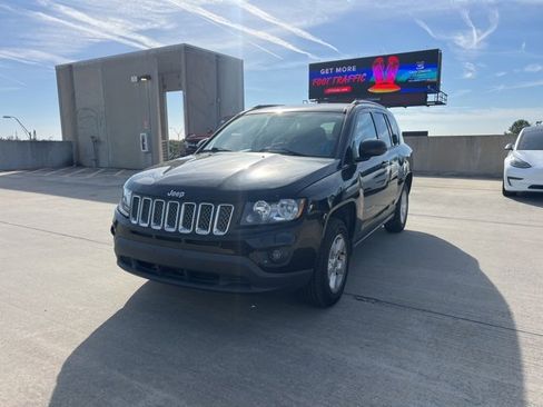 Used 2017 Jeep Compass Latitude image 7