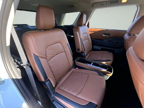 New 2025 Nissan Pathfinder Platinum image 10