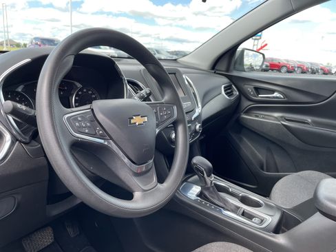 Used 2023 Chevrolet Equinox LT FWD image 9