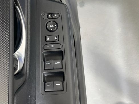 Used 2023 Honda CR-V EX image 17