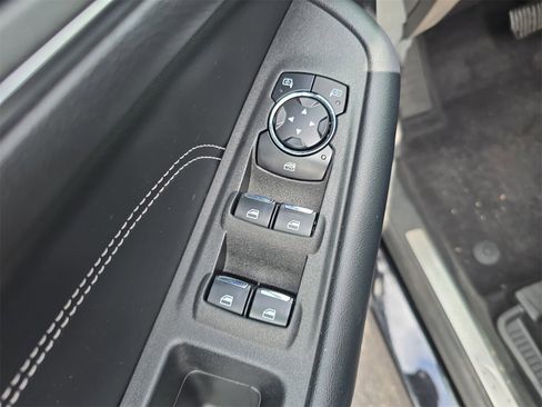 Certified 2023 Ford Edge Titanium image 13