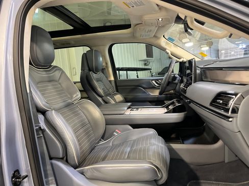 Used 2020 Lincoln Navigator Black Label AWD/4WD image 17