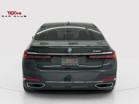 Used 2022 BMW 740i w/ Premium Package RWD image 7