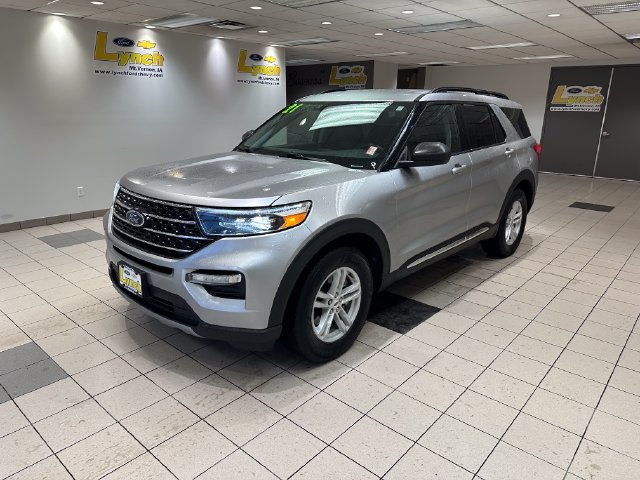 Used 2021 Ford Explorer XLT w/ Equipment Group 202A AWD/4WD image 2