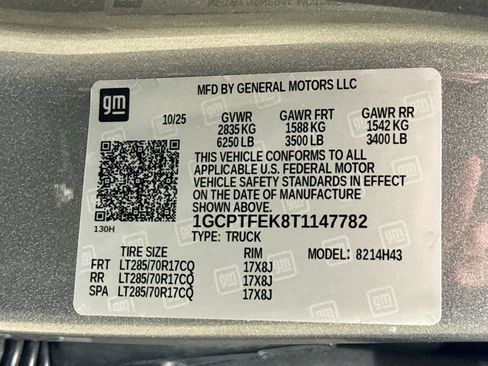 Used 2026 Chevrolet Colorado ZR2 w/ Technology Package AWD/4WD image 35