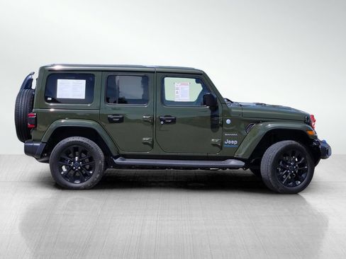 Used 2024 Jeep Wrangler Unlimited Sahara w/ Technology Group AWD/4WD image 3