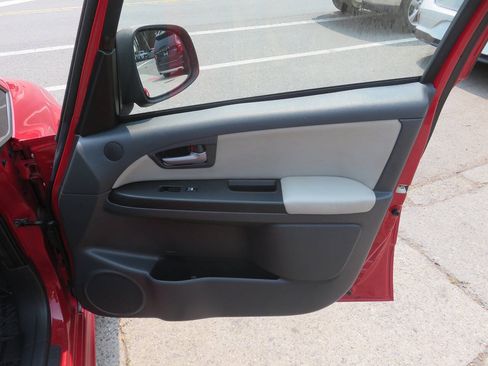 Used 2012 Suzuki SX4 Sportback FWD image 26