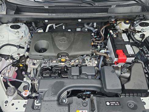 Used 2025 Toyota RAV4 XLE w/ Convenience Package FWD image 30