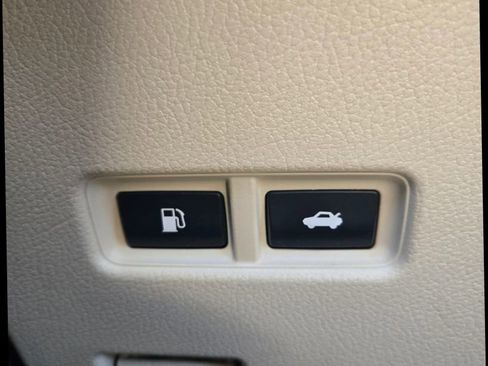 Used 2011 Lexus HS 250h image 29