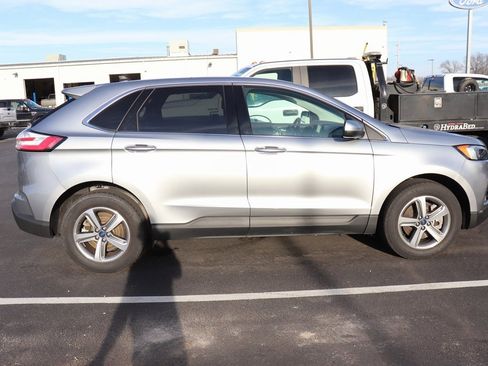 Used 2022 Ford Edge SEL w/ Convenience Package image 3