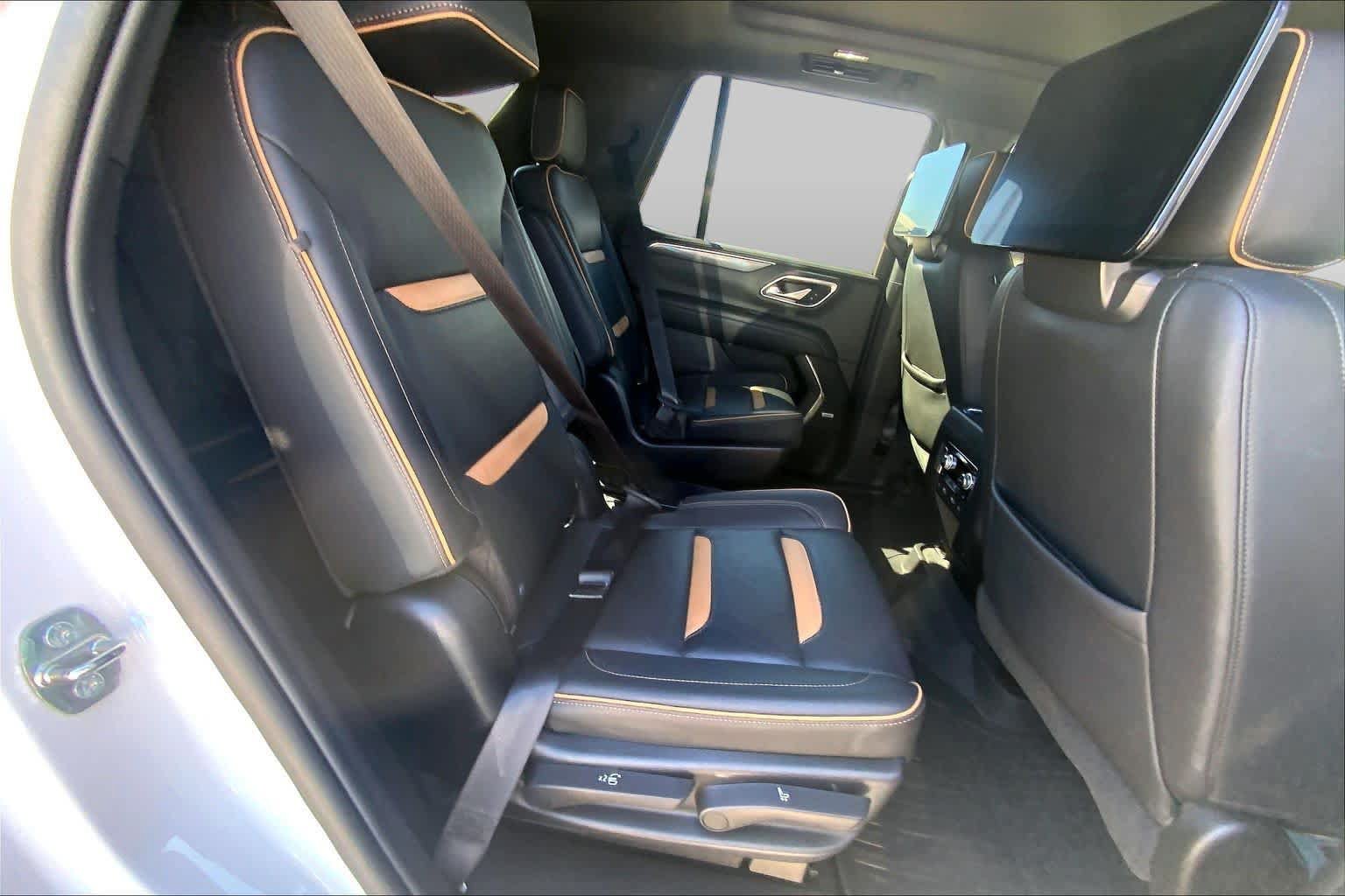 Used 2021 GMC Yukon AT4 w/ AT4 Premium Package AWD/4WD image 19