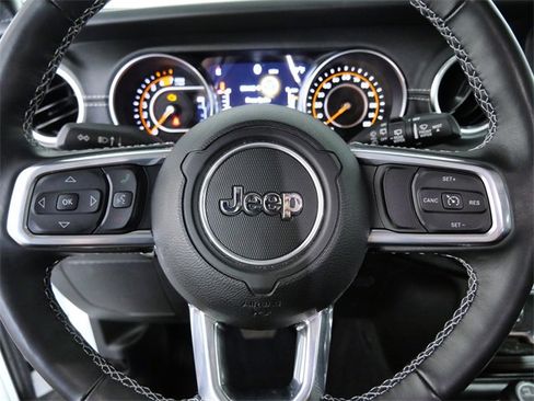 Used 2022 Jeep Wrangler Unlimited Sahara w/ Cold Weather Group image 21