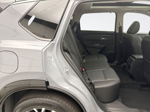 Used 2025 Nissan Rogue Platinum w/ Platinum Premium Package FWD image 20