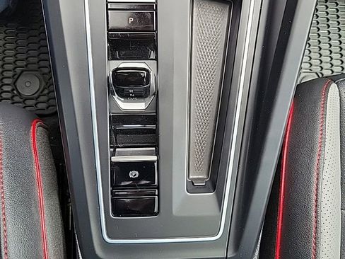 Certified 2022 Volkswagen GTI SE FWD image 9