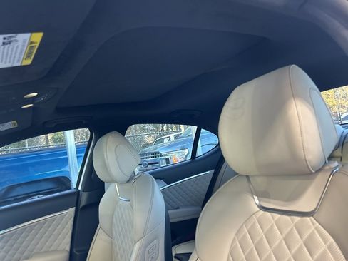 Used 2022 Genesis G70 3.3T w/ Sport Prestige Package image 7