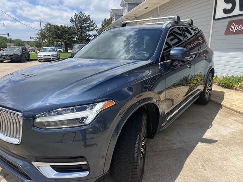 Used 2020 Volvo XC90 T6 Inscription w/ Protection Package Premier AWD/4WD image 3