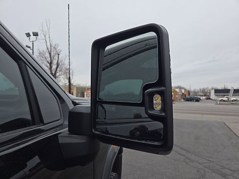 Used 2025 GMC Sierra 2500 AT4X image 33