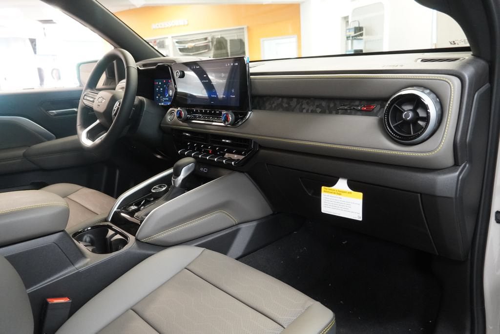 New 2026 Chevrolet Colorado ZR2 w/ Technology Package AWD/4WD image 36