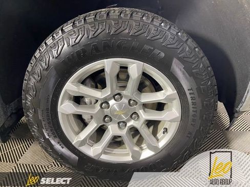 Used 2023 Chevrolet Silverado 1500 LT w/ Z71 Off-Road Package AWD/4WD image 30