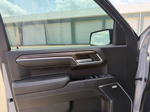 Used 2024 GMC Sierra 1500 Elevation w/ Elevation Premium Package AWD/4WD image 18