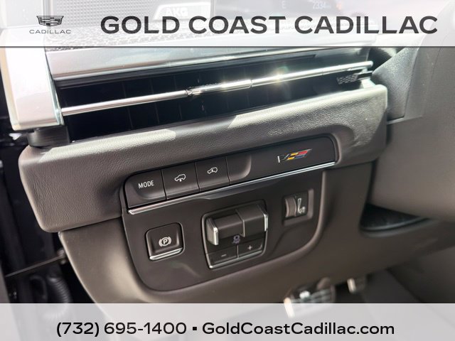 Certified 2026 Cadillac Escalade V w/ LPO, ONYX Package AWD/4WD image 25