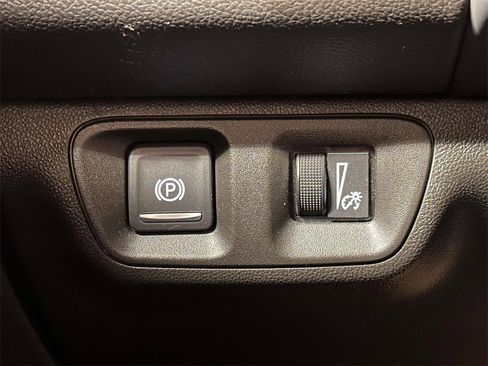 Used 2023 GMC Acadia SLT w/ Elevation Edition image 21