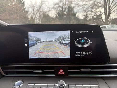 Used 2025 Hyundai Elantra SEL image 17