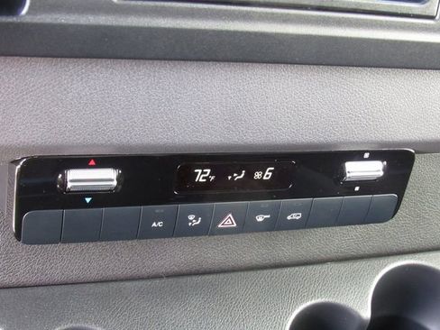 Used 2025 Mercedes-Benz Sprinter 2500 image 30