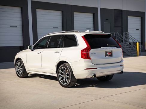 Used 2019 Volvo XC90 T5 Momentum w/ Multimedia Package image 5
