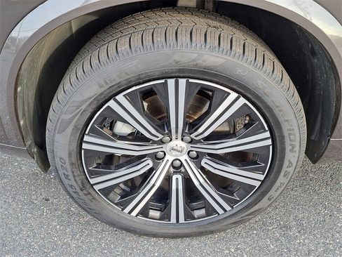 Used 2024 Volvo XC90 B5 Plus w/ Protection Package image 35