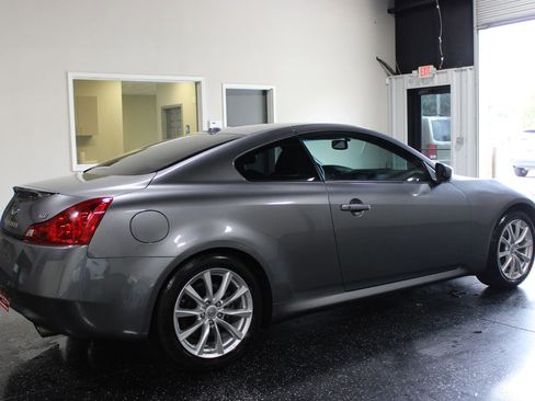 Used 2011 INFINITI G37 Journey w/ Premium Pkg RWD image 3