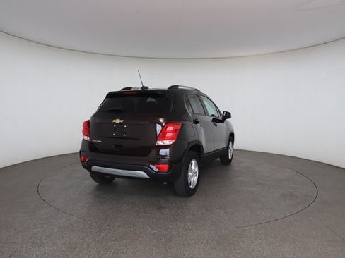 Used 2022 Chevrolet Trax LT w/ Driver Confidence Package AWD/4WD image 17