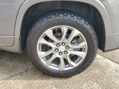 Used 2019 Chevrolet Traverse Premier FWD image 8